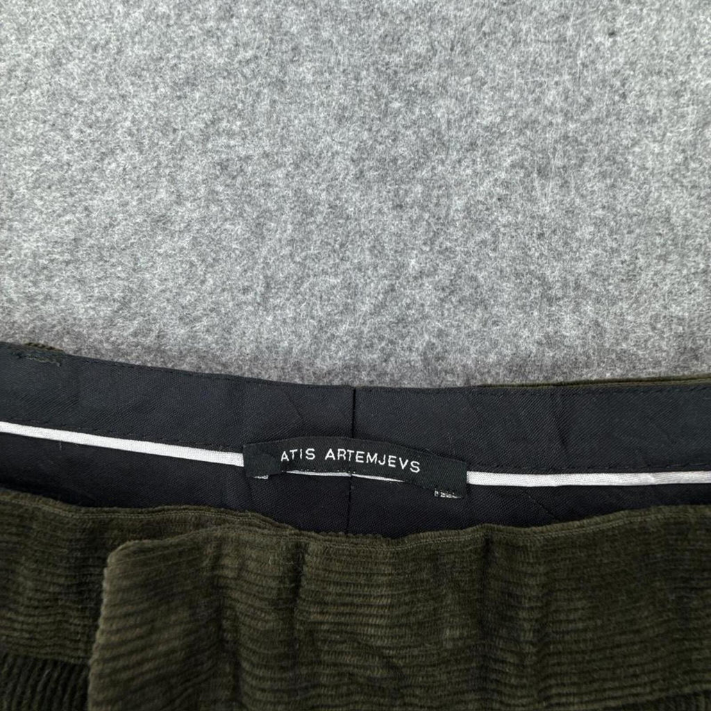 Dark Green corduroy trousers #corduroytrousers