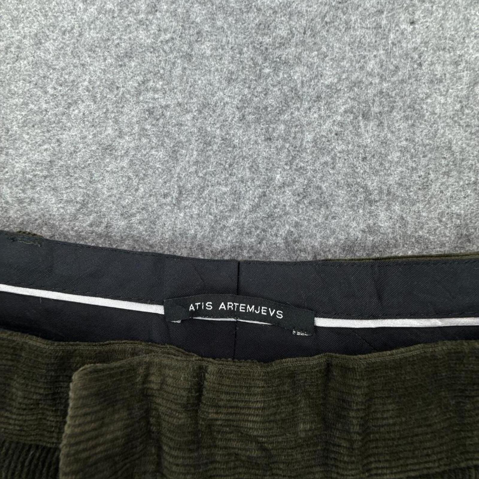 Dark Green corduroy trousers #corduroytrousers
