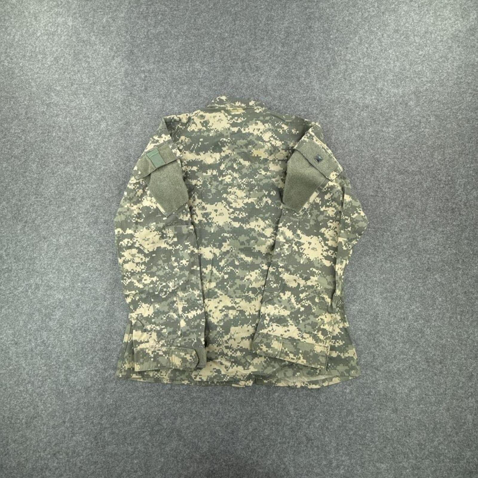 Khaki and green camouflage military jacket #militaryinspired