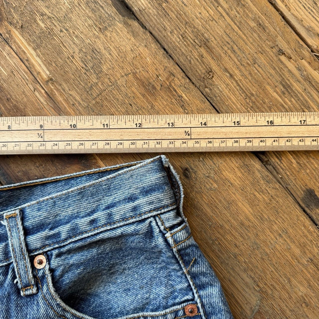 Levi's Women’s High Waist Denim Booty Shorts W25