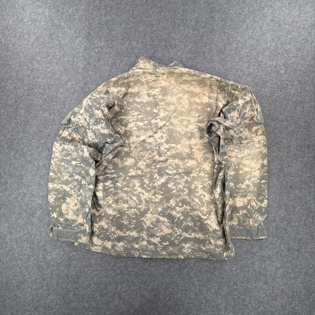 Khaki and green camouflage button-up shirt with multiple pockets #camouflage