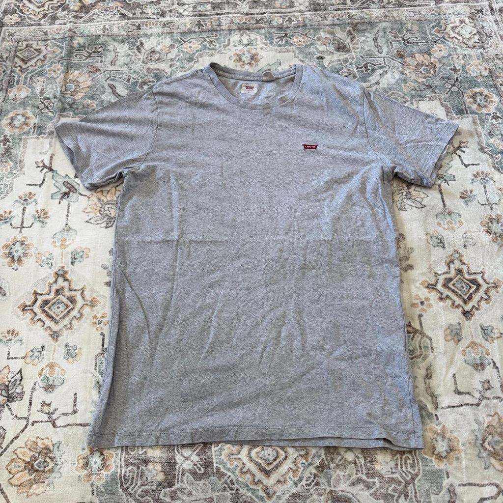 Levi’s Gray T-Shirt Size M