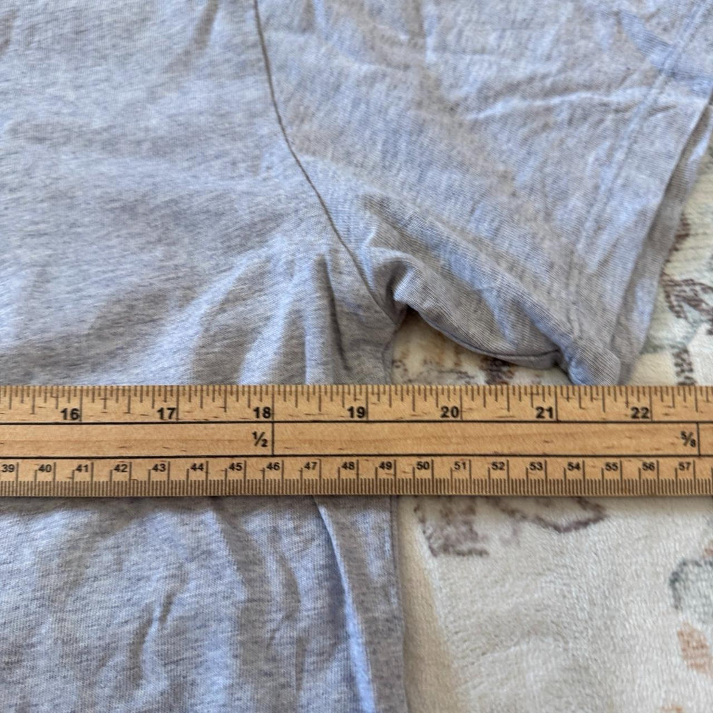 Levi’s Gray T-Shirt Size M