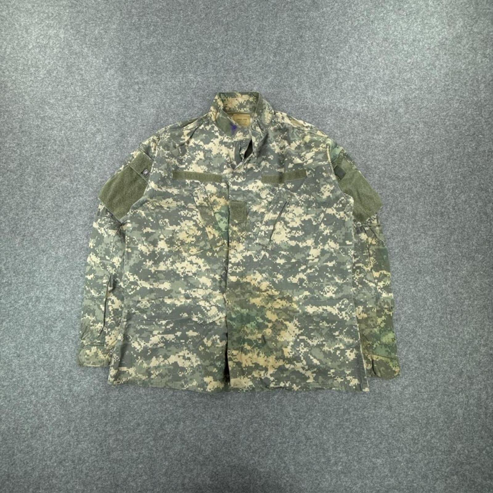 Khaki and green military jacket #militaryinspired