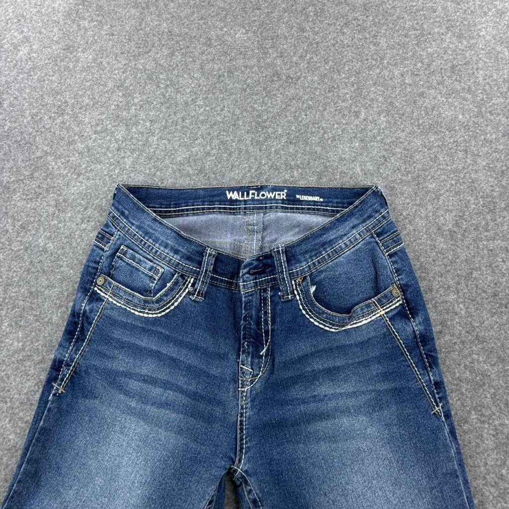 Wallflower Y2K women's low-rise bootcut jeans in medium wash #bootcutjeans