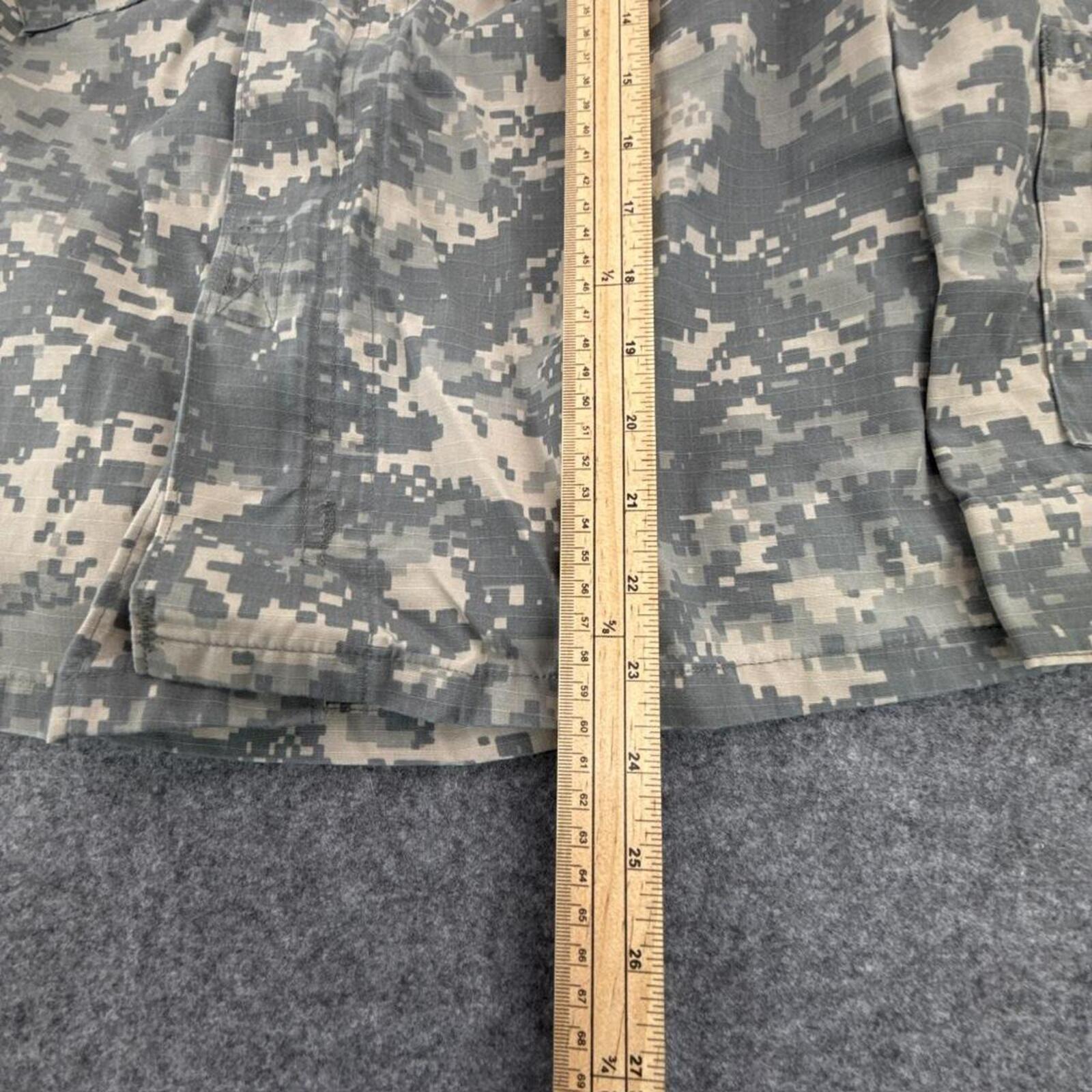 US Army camouflage shirt with 2 chest pockets and 2 sleeve pockets
