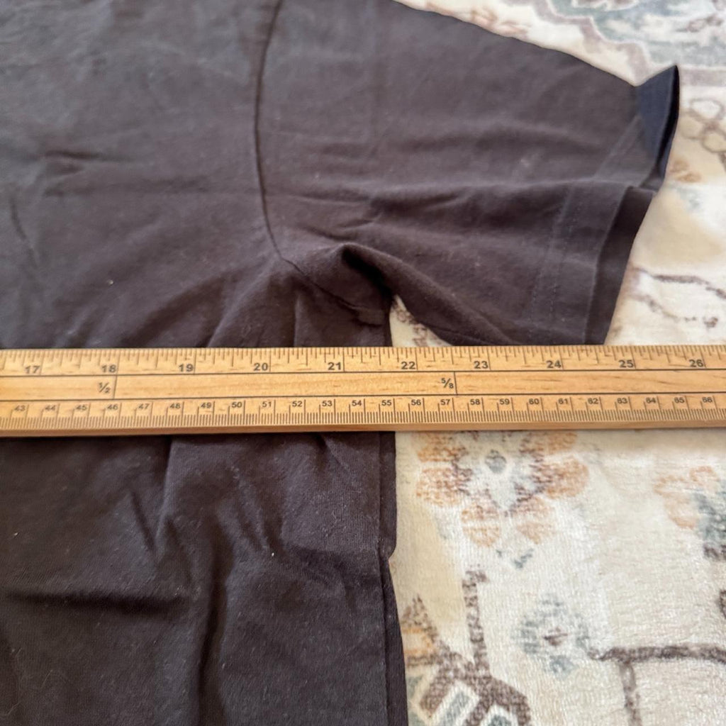 Levi's Relaxed Fit T-Shirt in Black with Red Logo Size M