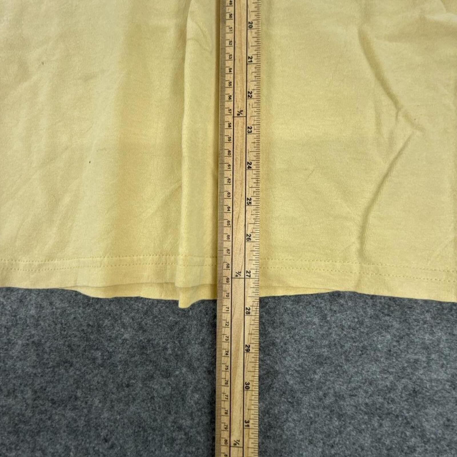 Yellow vintage 90s Giraffe graphic tee