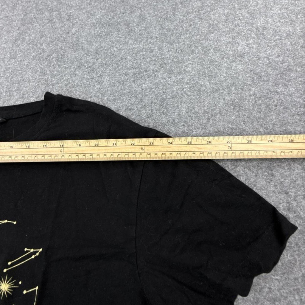 Black lion print cotton tee