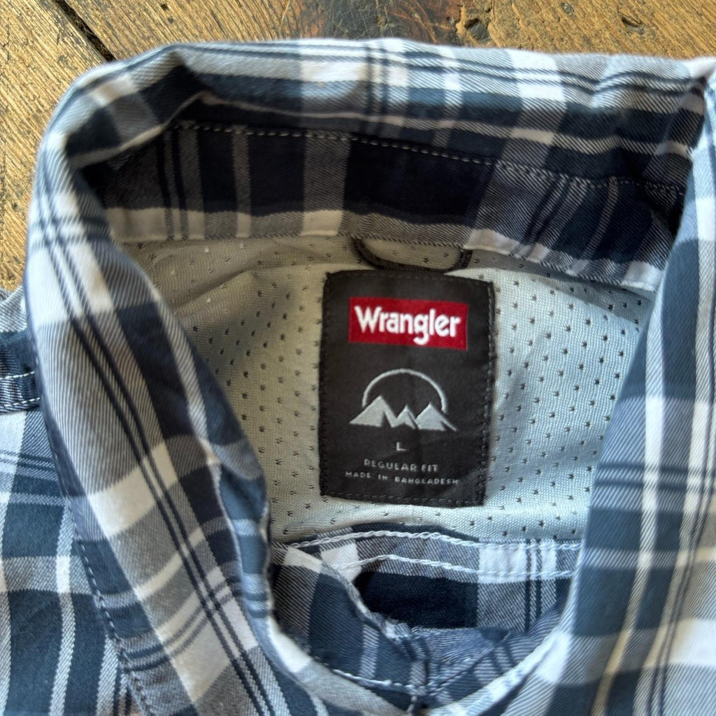 Wrangler Regular Fit Navy and White Plaid Button-up Shirt Size L