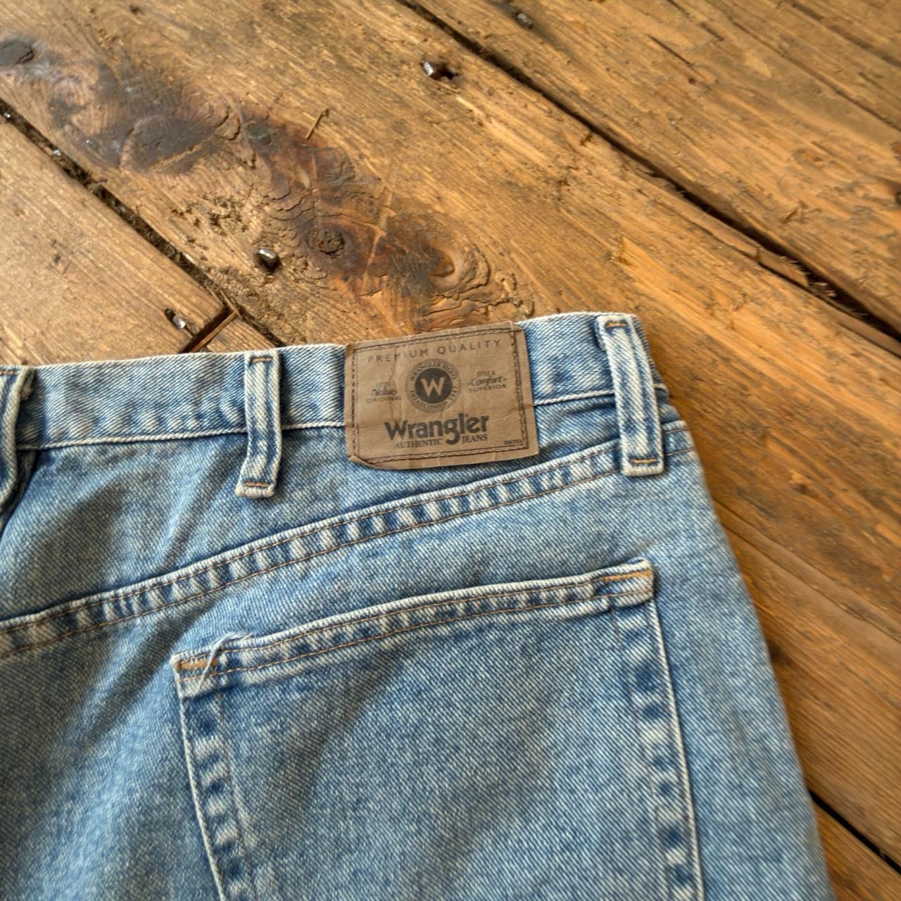 Wrangler Light Wash Denim Shorts W38