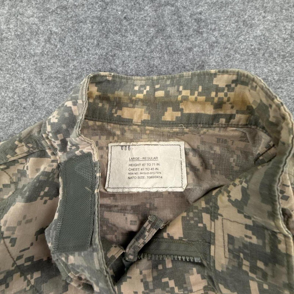 Khaki and green camouflage jacket #camouflage
