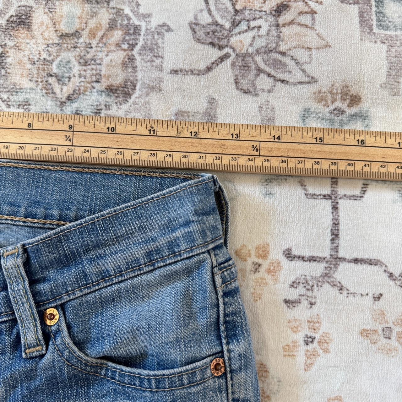 Levi's Medium Wash Jeans W24