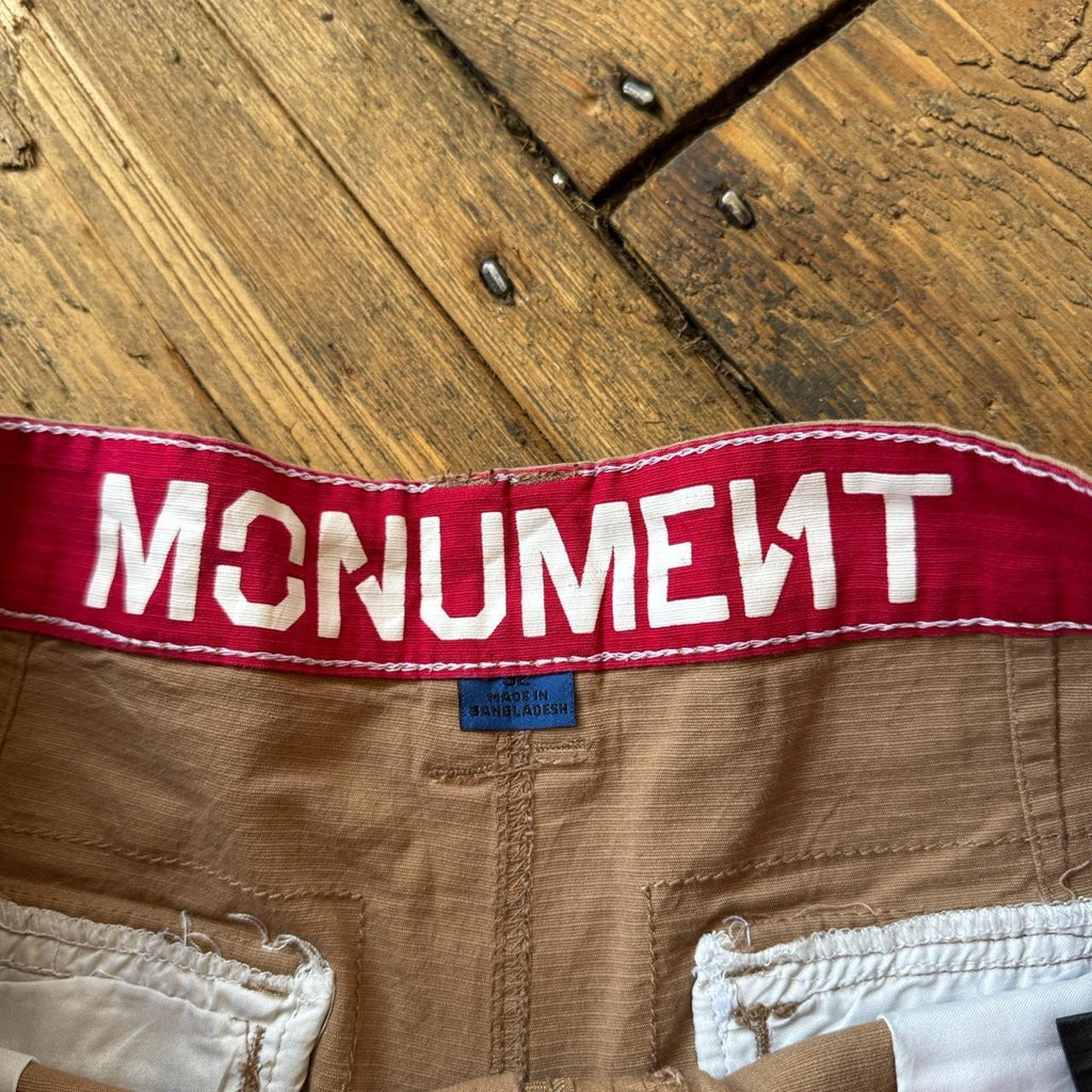 MONUMENT Brown Cargo Shorts W32