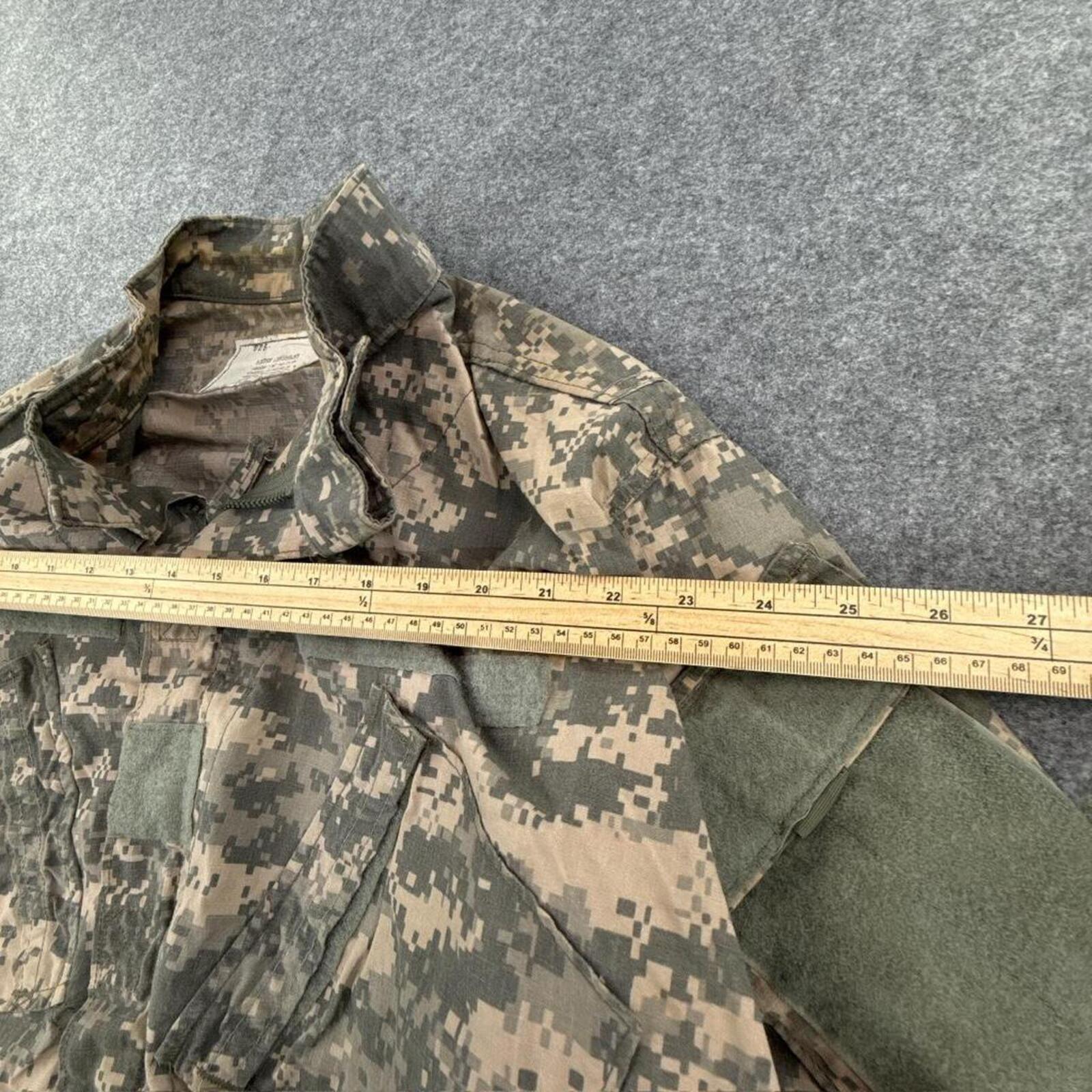 Khaki and green camouflage jacket #camouflage