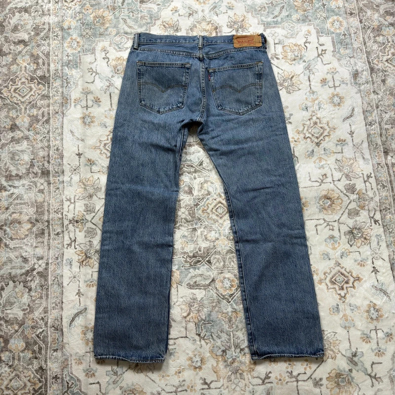 Levi’s 501 Medium Wash Jeans W35 L32