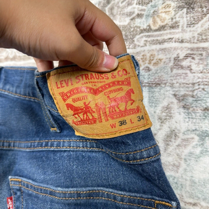 Levi’s Medium Wash Jeans W38 L34
