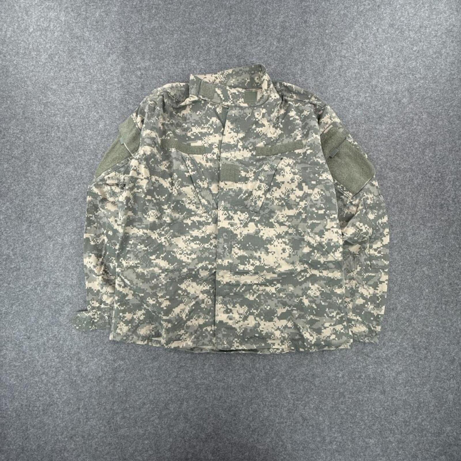 Khaki and green camo jacket #militaryinspired
