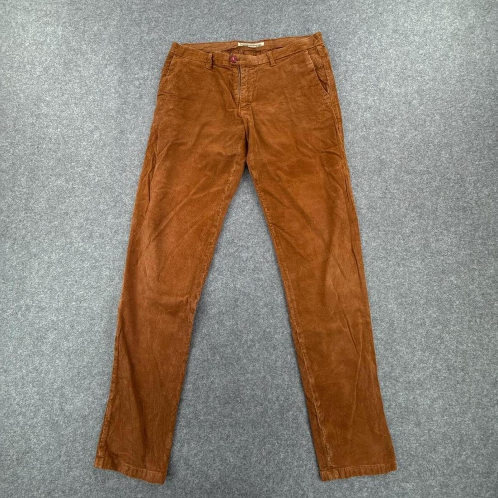 Brown corduroy trousers #corduroytrousers