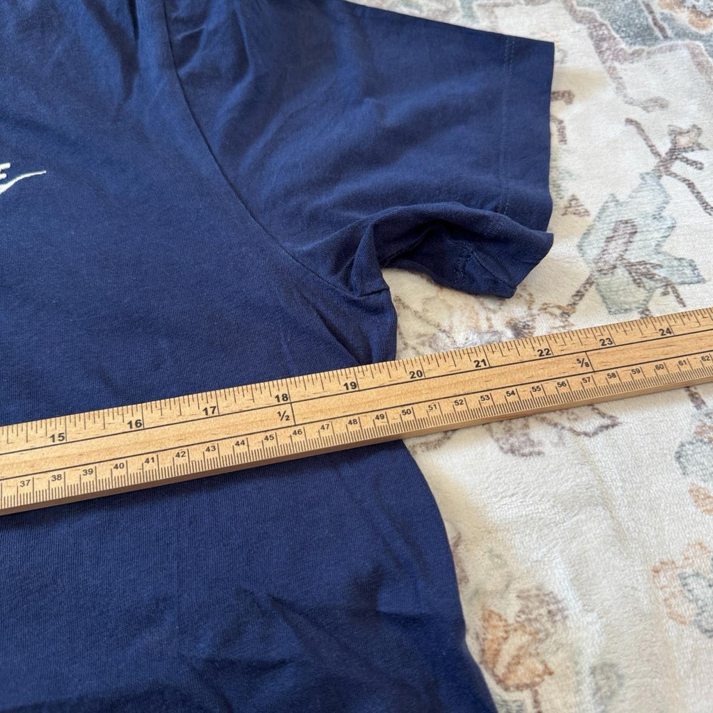 Nike Navy Blue T-Shirt Size M