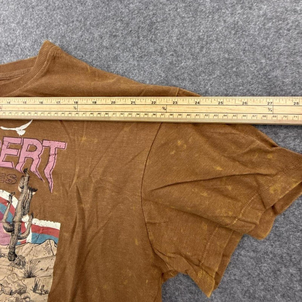 Brown cropped Desert graphic tee