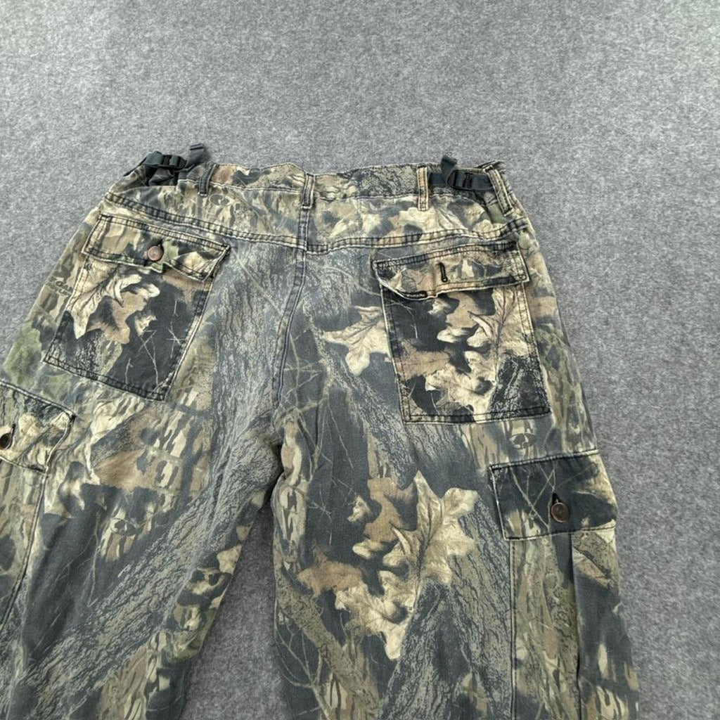 Camo realtree style cargo pants with adjustable ankle straps #outdoorstyle