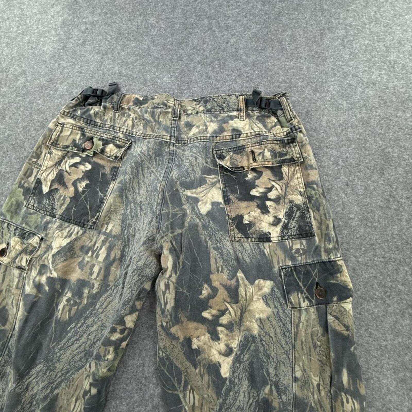 Camo realtree style cargo pants with adjustable ankle straps #outdoorstyle