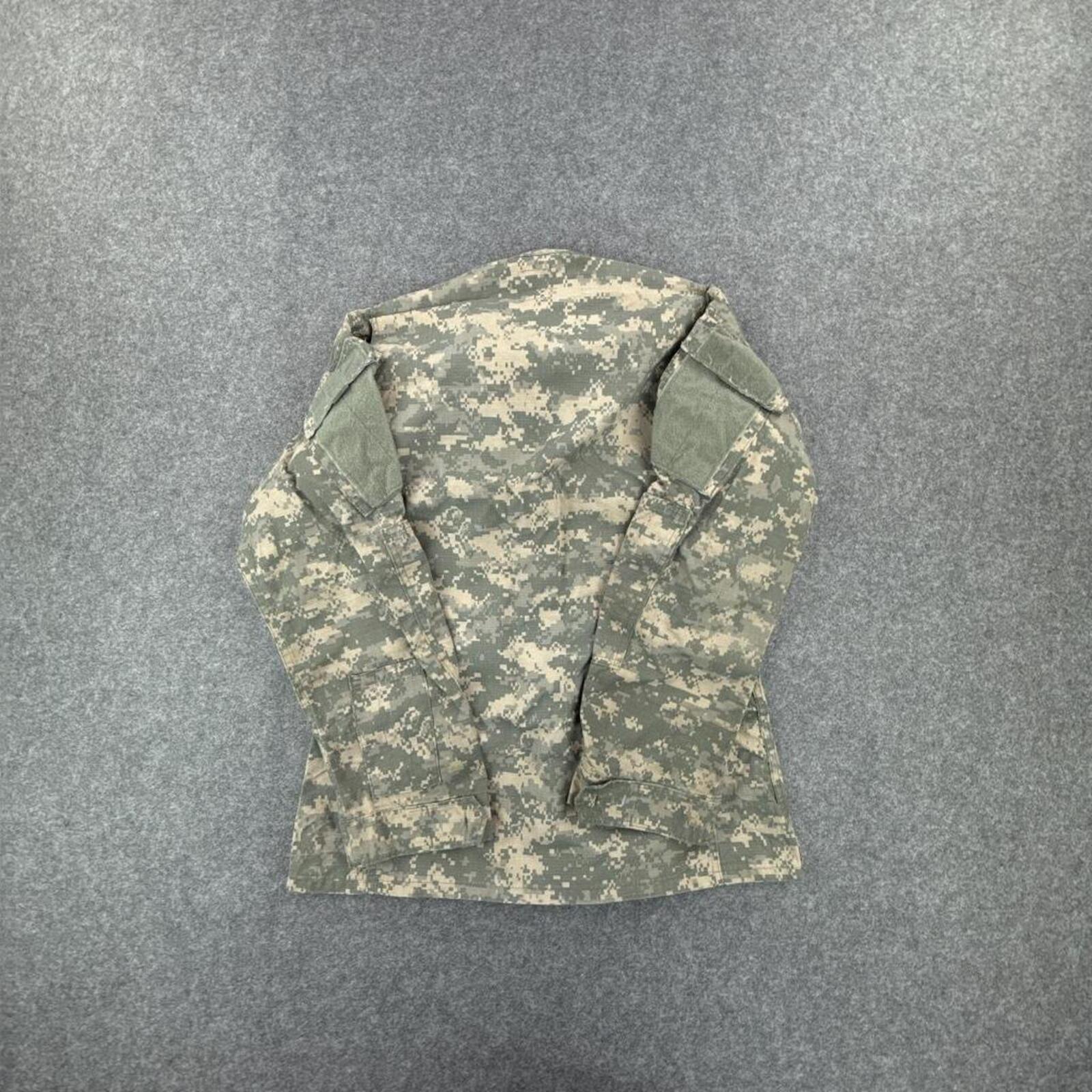 Khaki & green camo jacket with a relaxed fit #camofashion