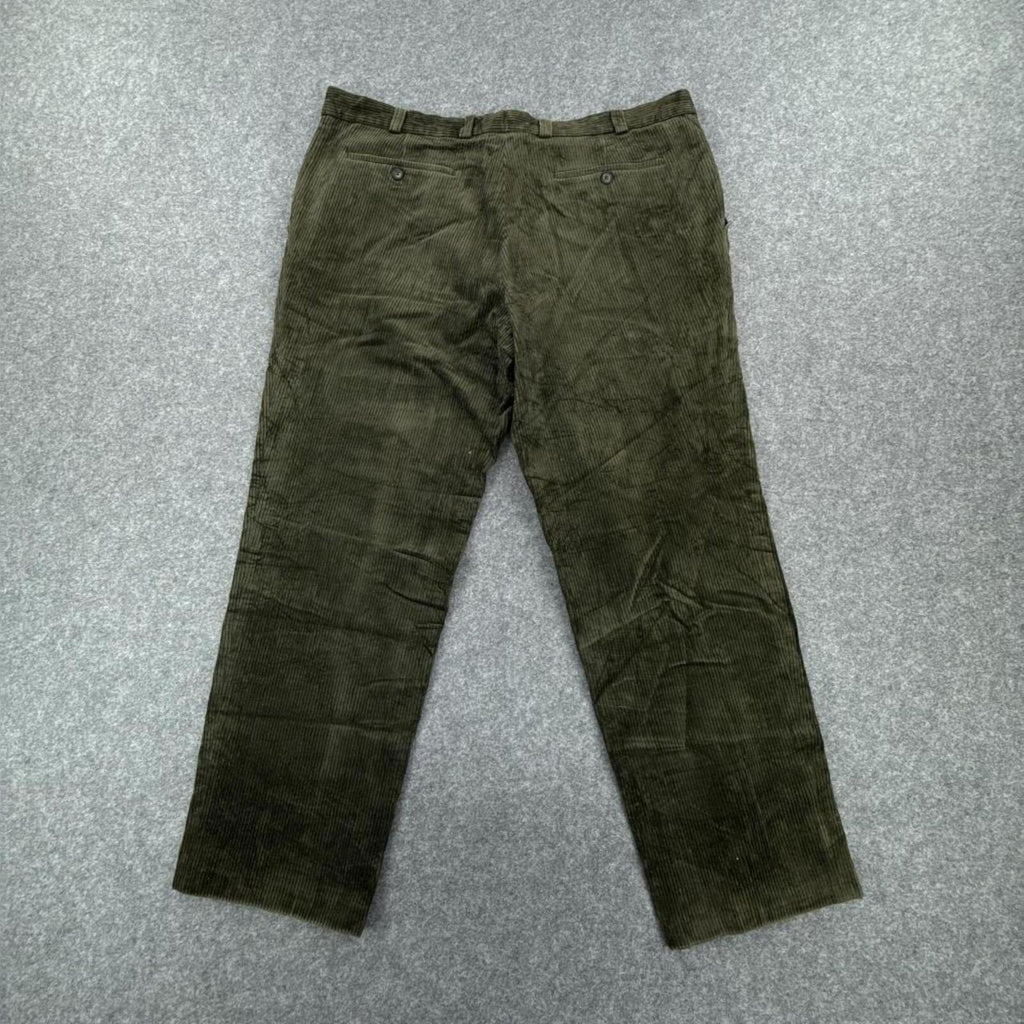 Green corduroy trousers #corduroytrousers