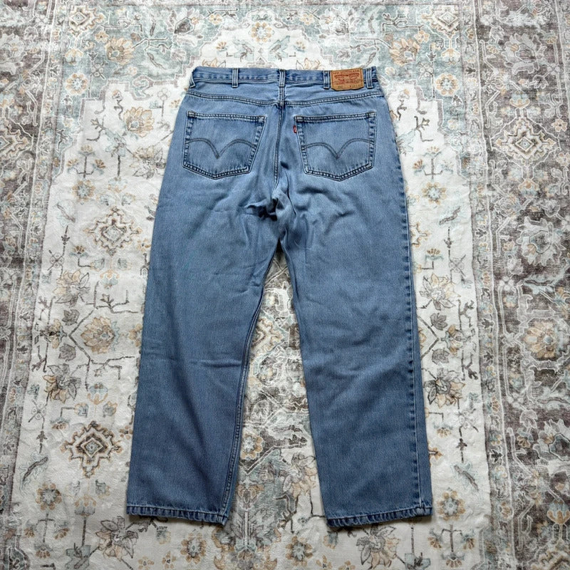 Levi’s 550 Medium Wash Blue Jeans W38 L32
