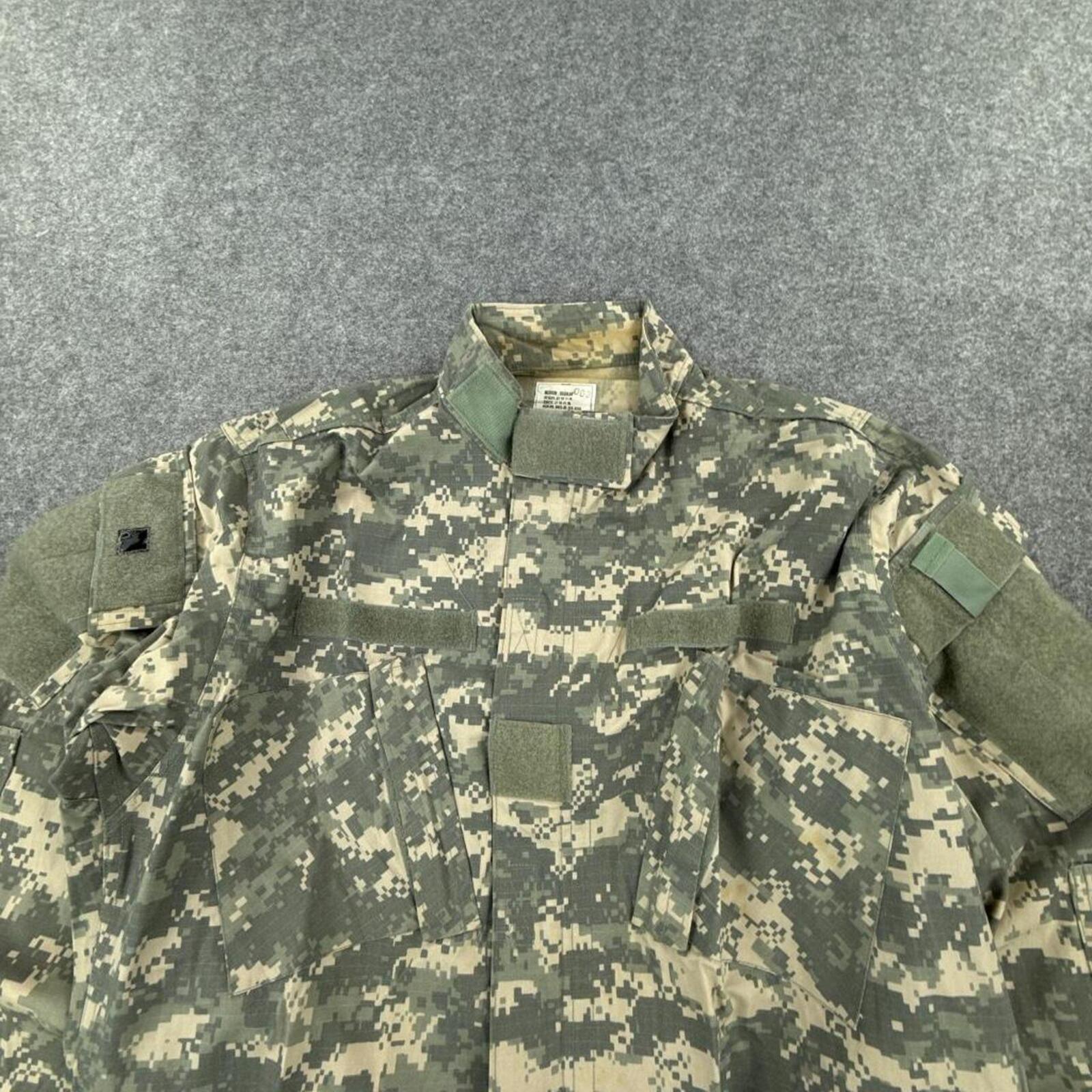 Khaki and green camouflage military jacket #militaryinspired