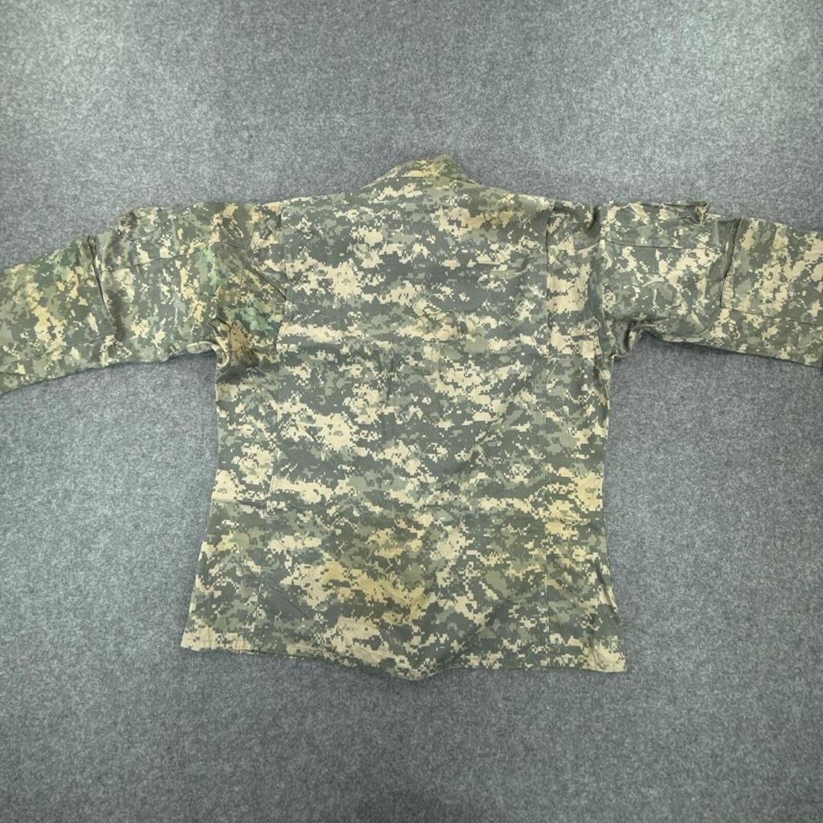 Khaki and green military jacket #militaryinspired