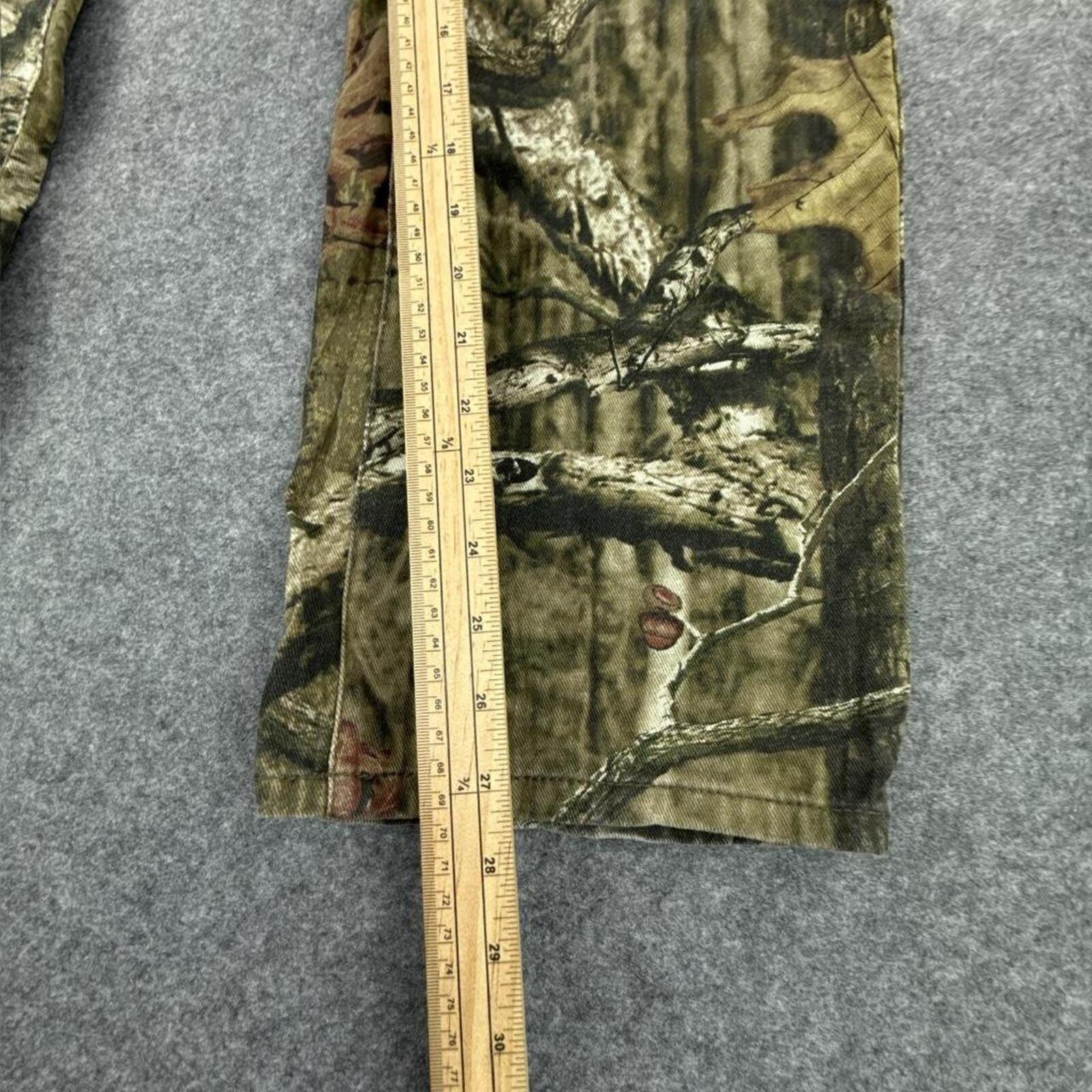 Mossy Oak camo pants with cargo pockets #camo