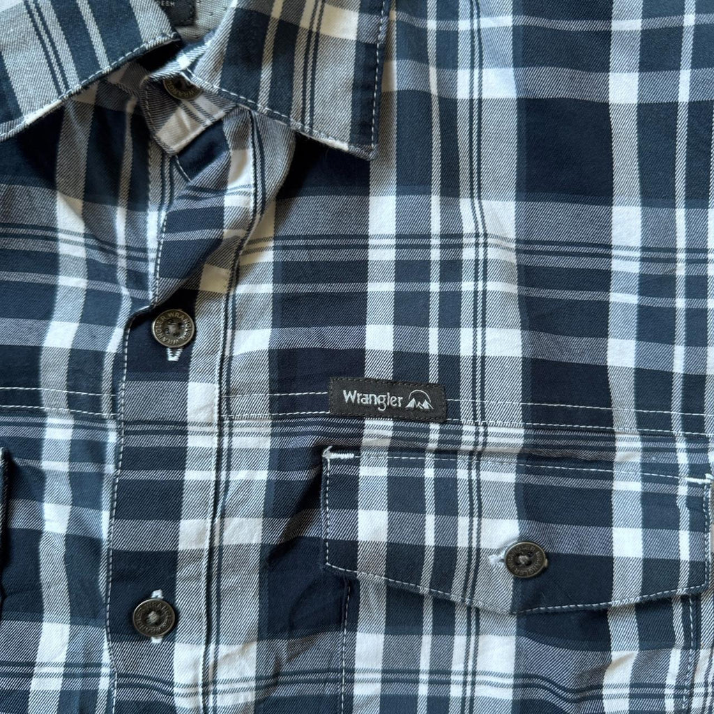 Wrangler Regular Fit Navy and White Plaid Button-up Shirt Size L