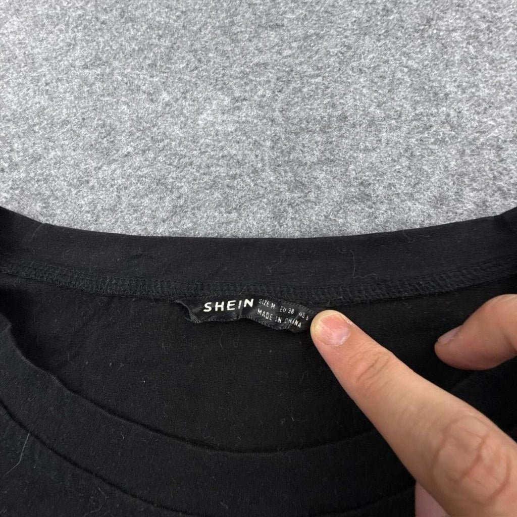 Black lion print cotton tee