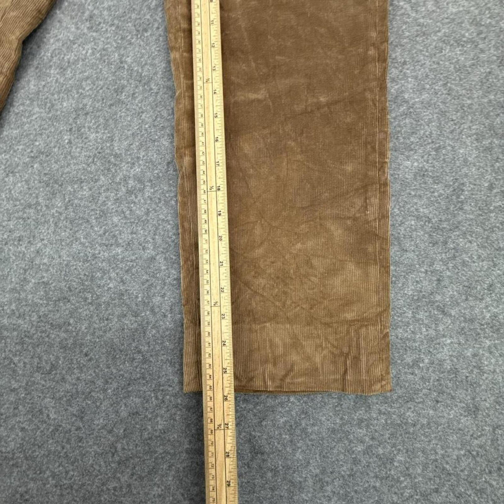 Tan corduroy trousers #corduroytrousers