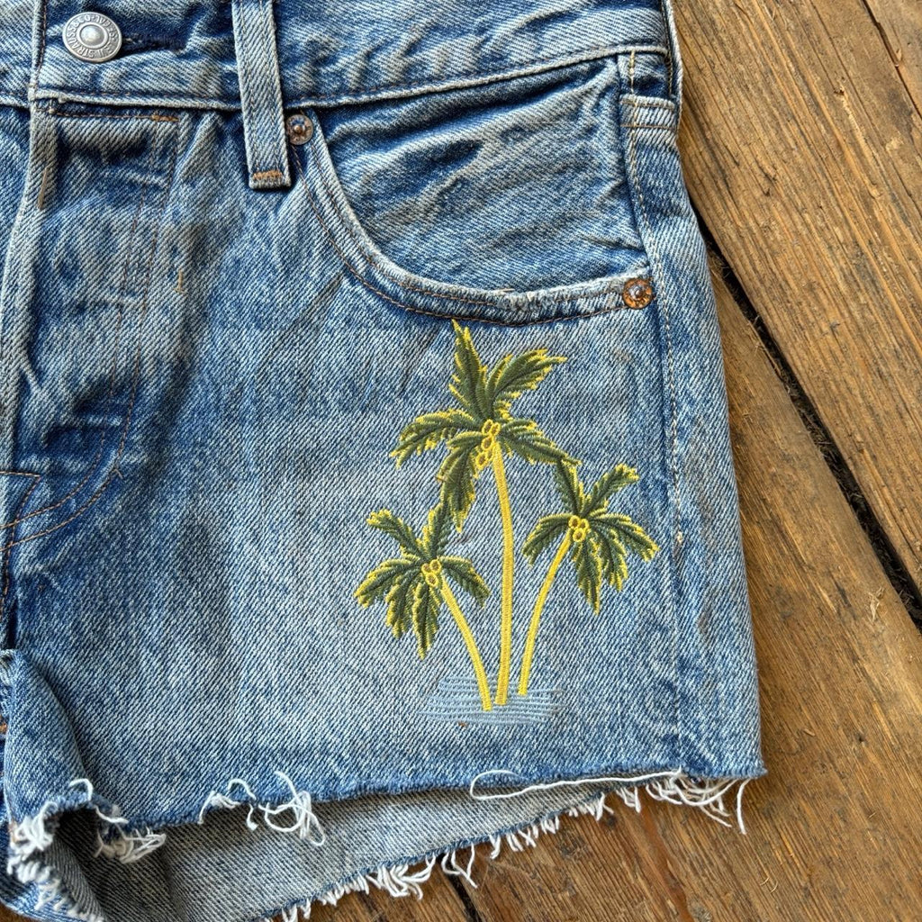 Levi’s 501 Women’s Denim Booty Shorts Palm Tree Embroidery W26