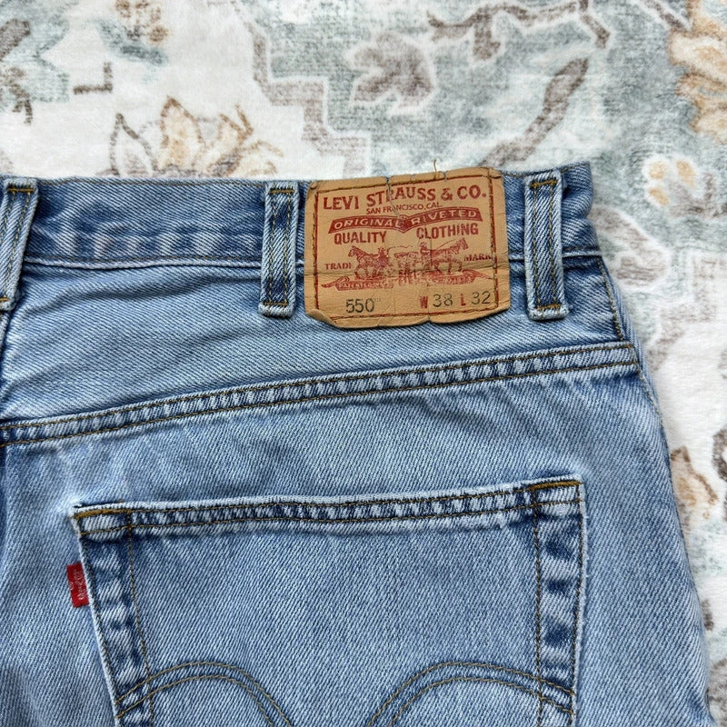Levi’s 550 Medium Wash Blue Jeans W38 L32