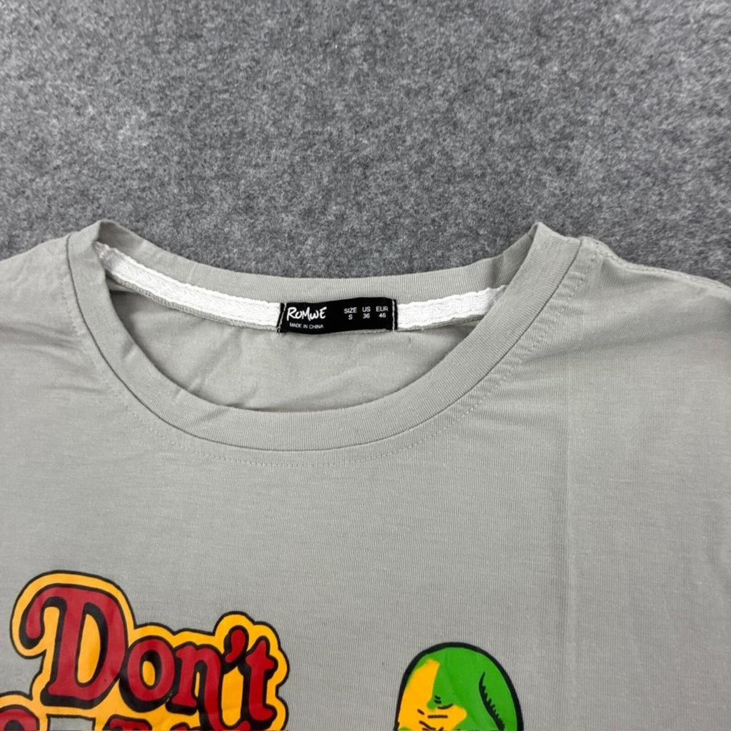 White graphic tee "Don't Smoke Aliens" print #streetwear #skater