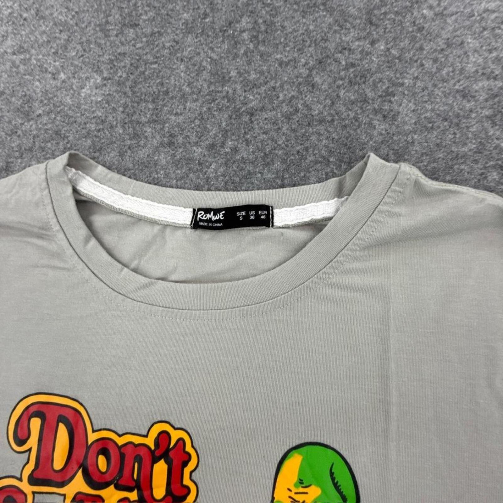 White graphic tee "Don't Smoke Aliens" print #streetwear #skater