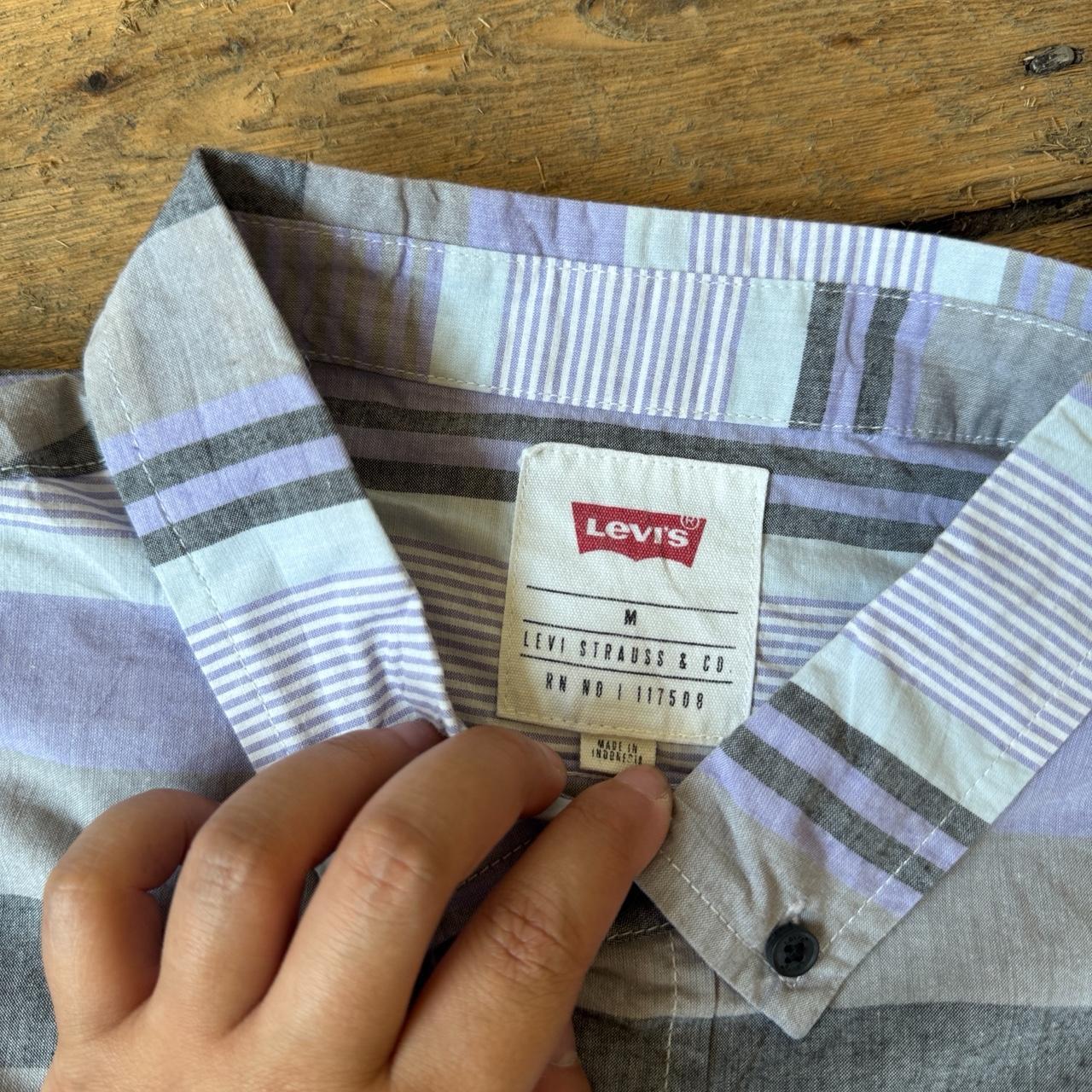Levi's Striped Button-up Shirt Size M