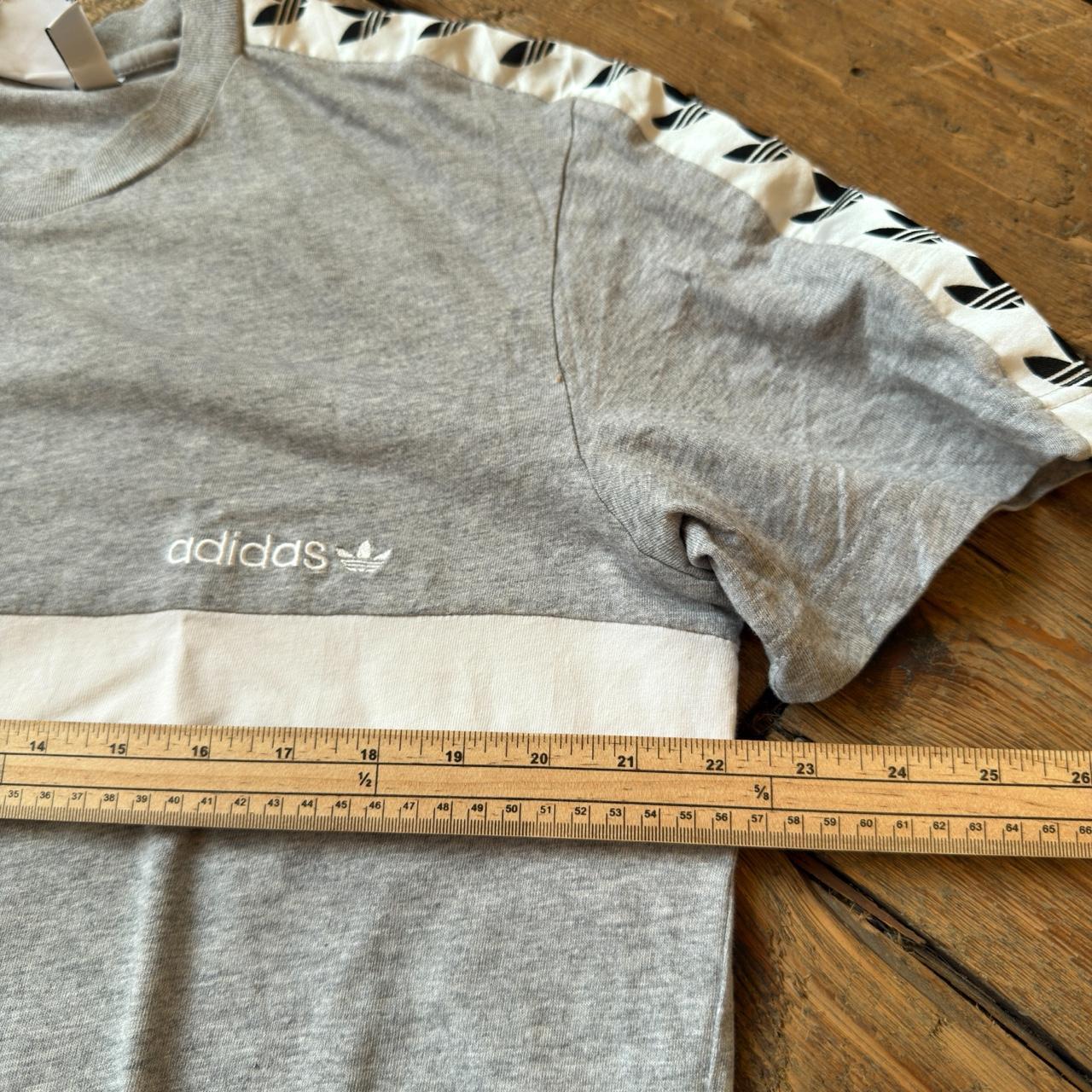 Adidas T-Shirt in Heather Gray with White Stripe Size L