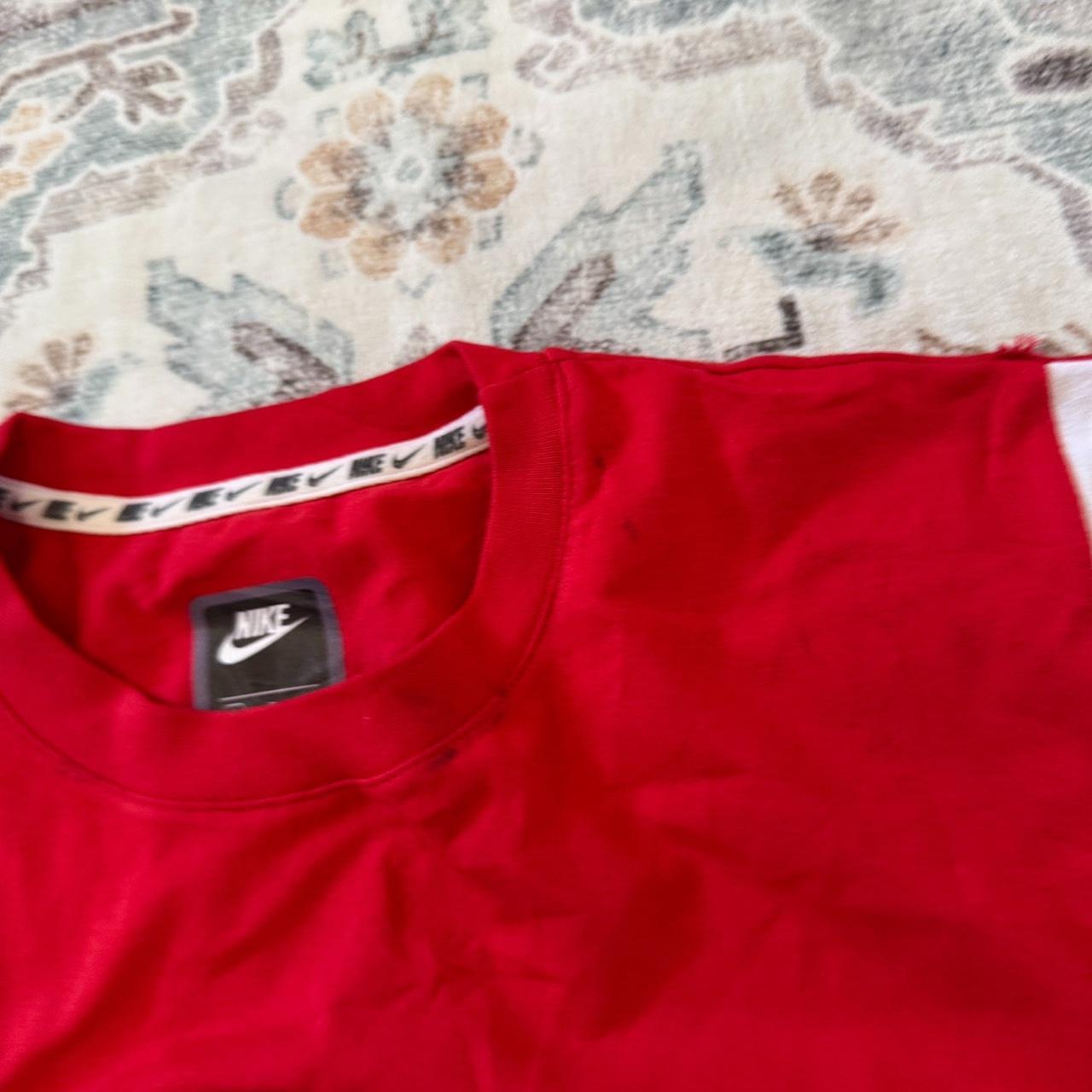 Nike Red T-Shirt Size L