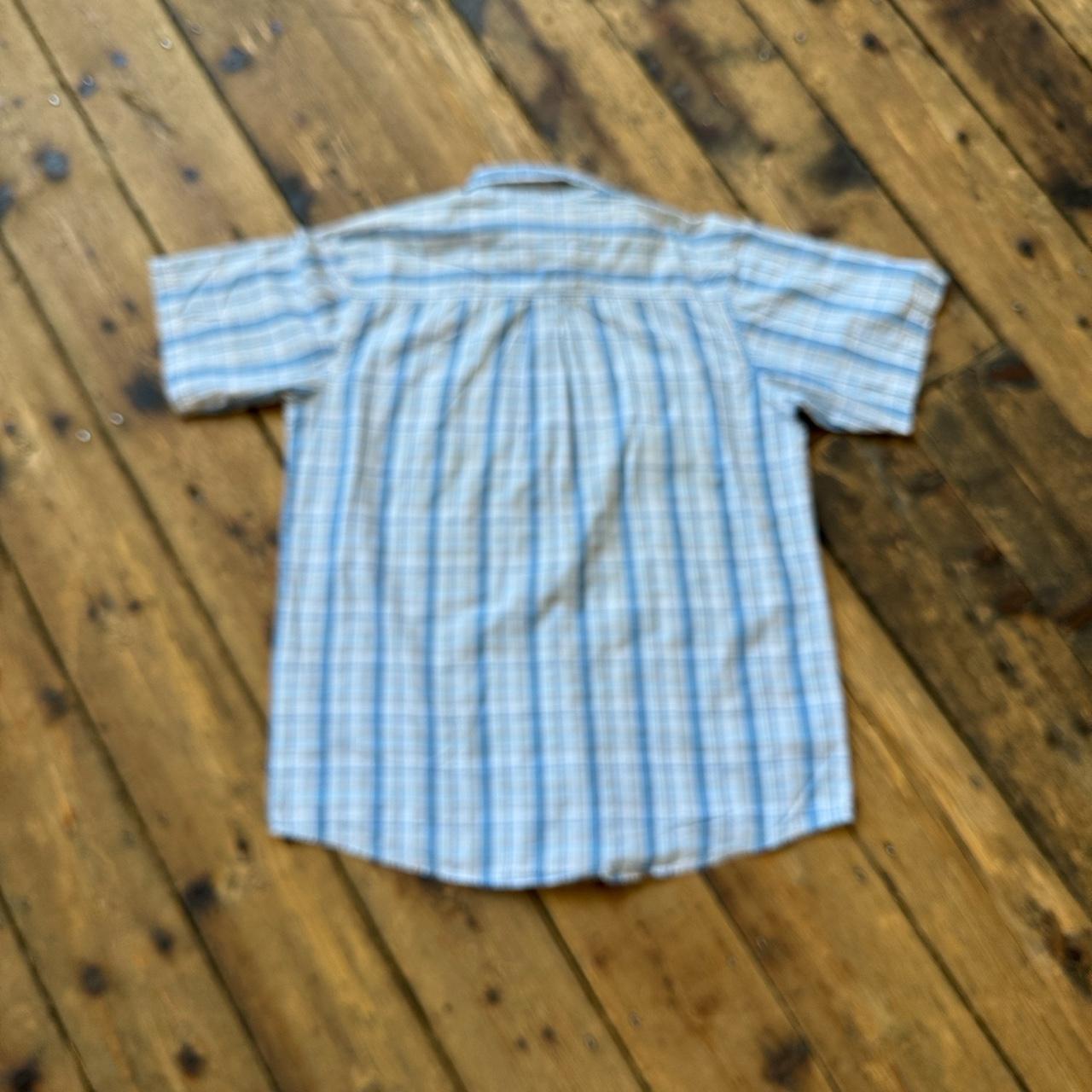 Wrangler Rugged Wear Light Blue and White Plaid Button-up Short-sleeved Shirt