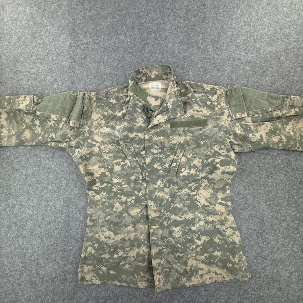 Khaki & green camo jacket with a relaxed fit #camofashion