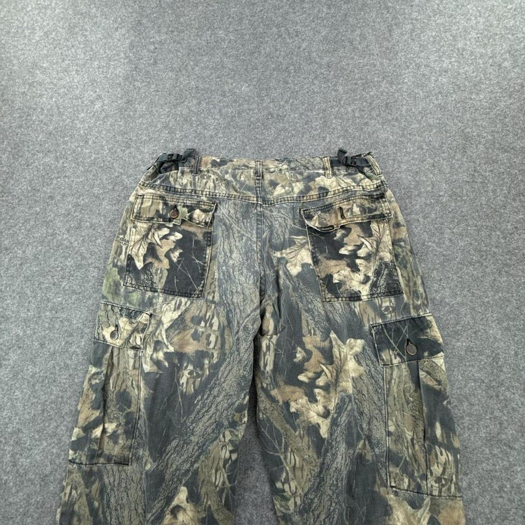 Camo realtree style cargo pants with adjustable ankle straps #outdoorstyle