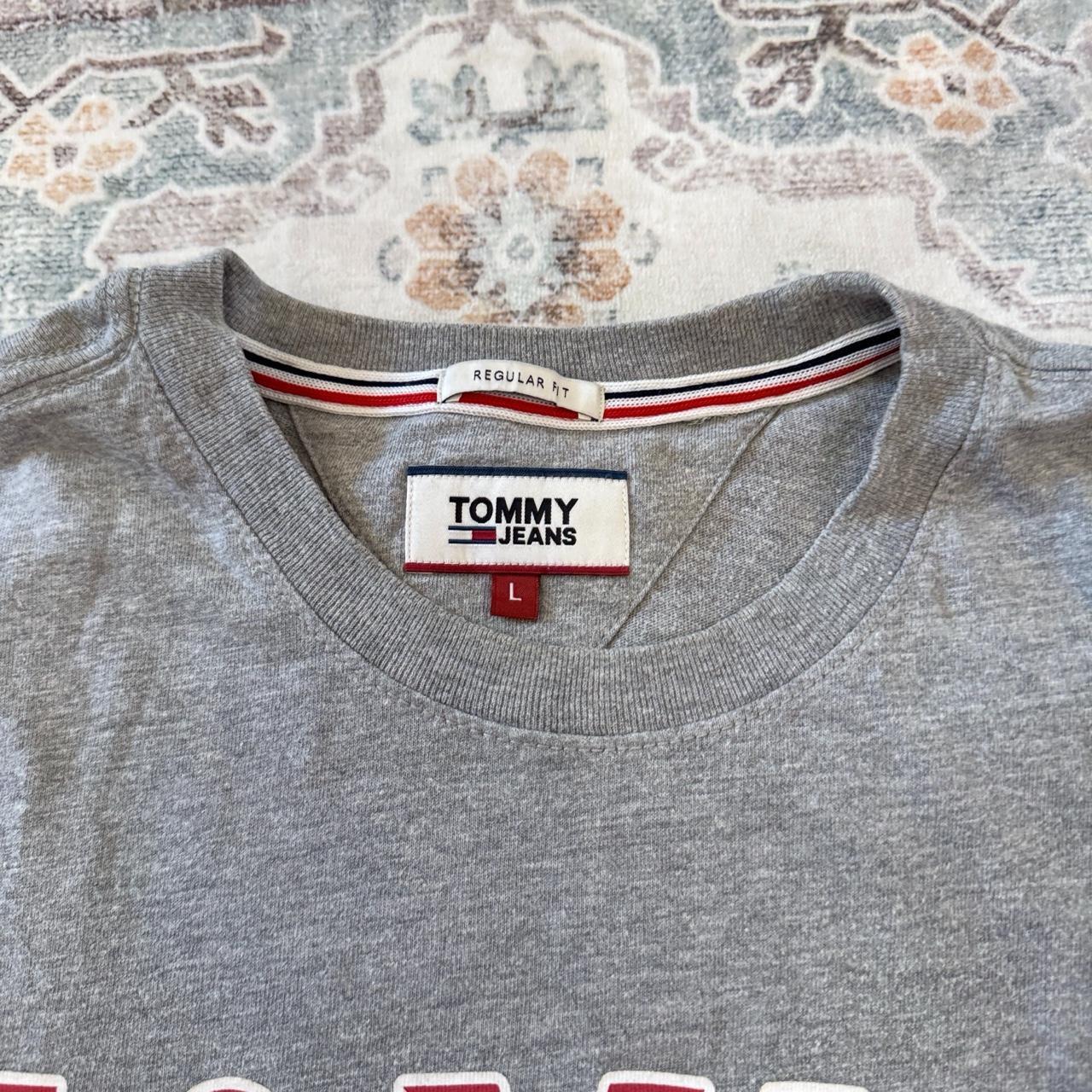 Tommy Hilfiger Gray T-Shirt Size L