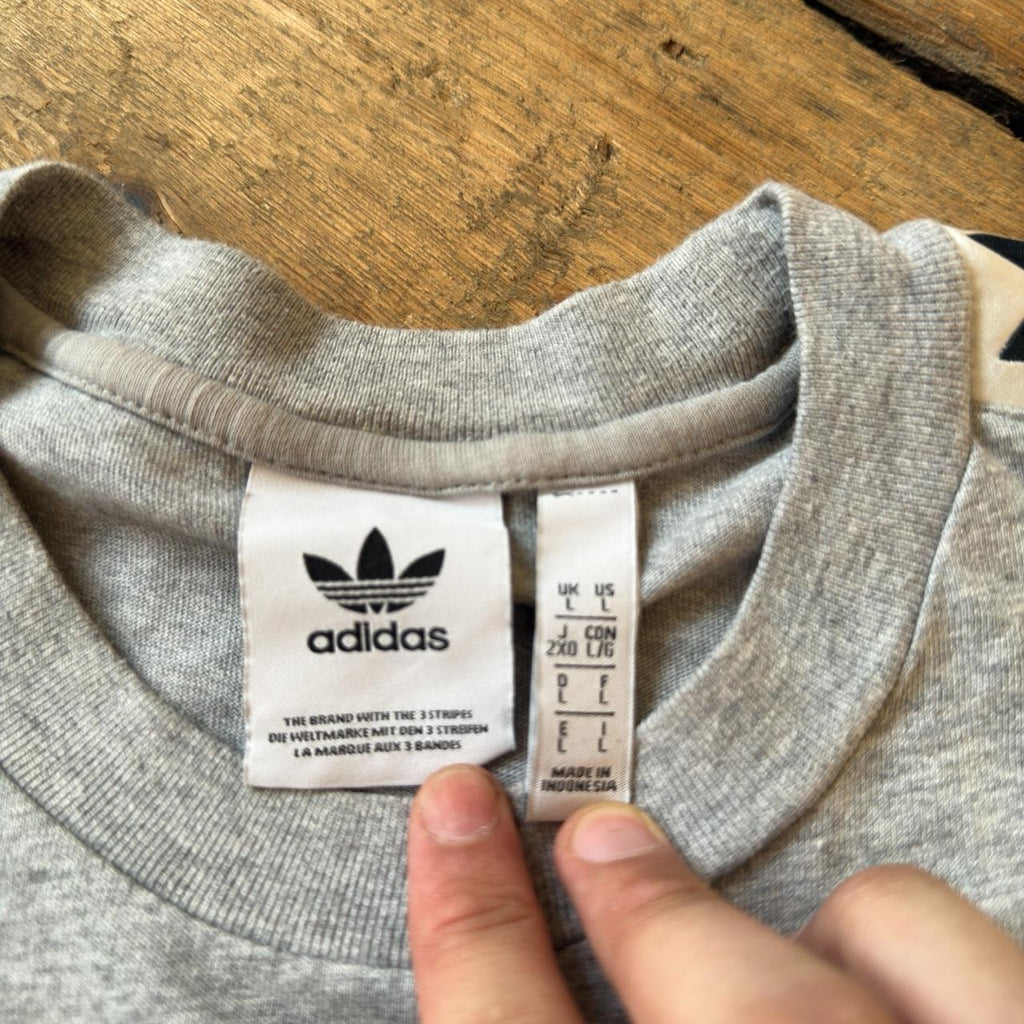 Adidas T-Shirt in Heather Gray with White Stripe Size L