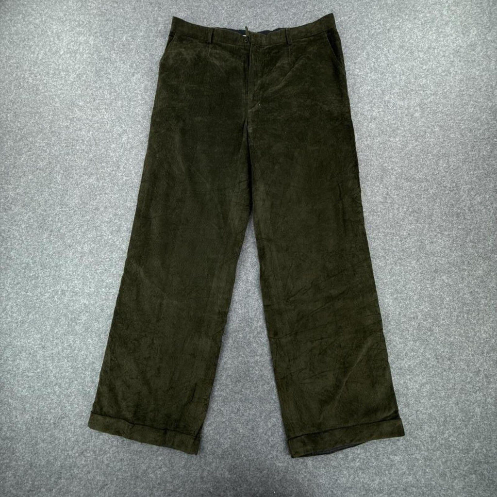 Dark Green corduroy trousers #corduroytrousers