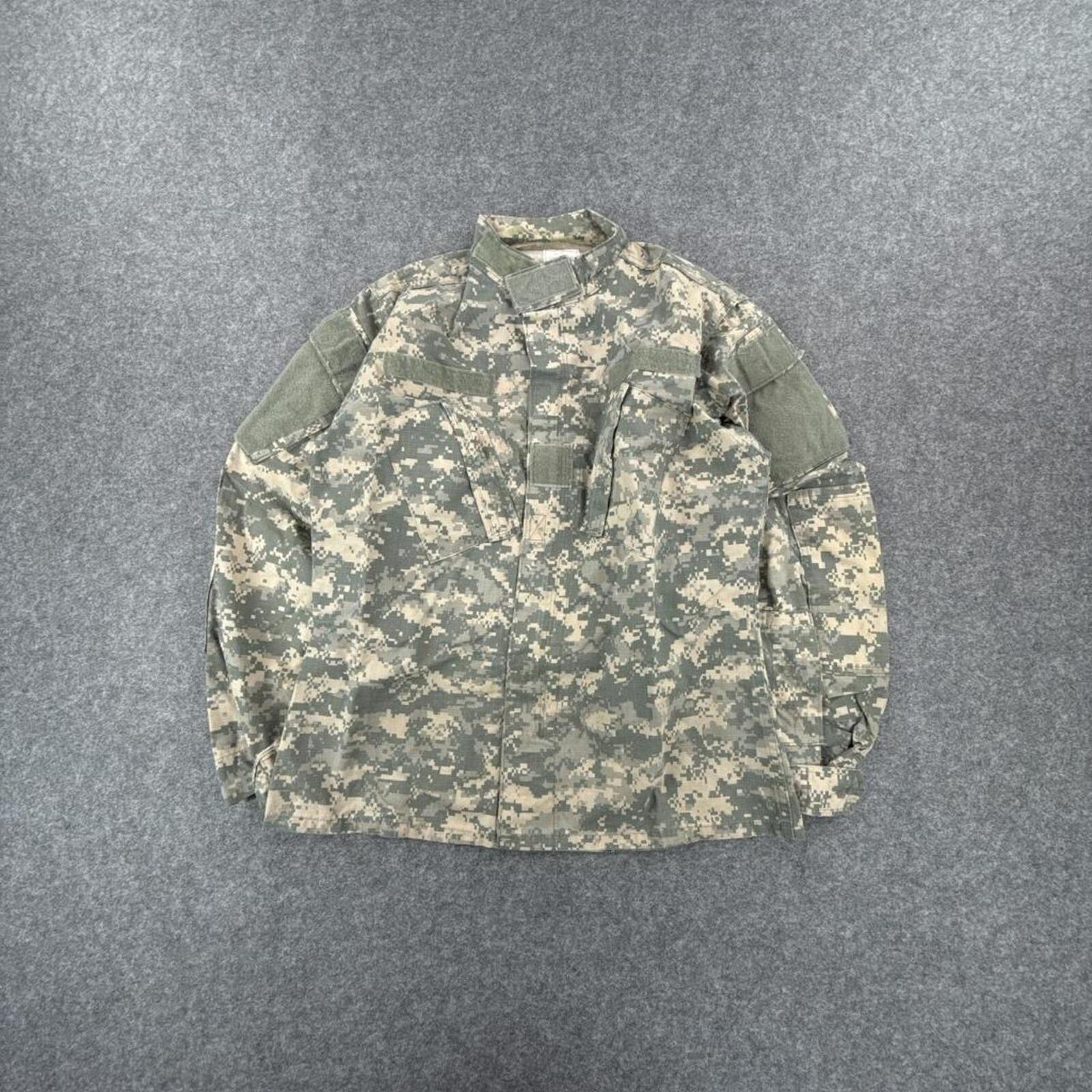 Khaki and green camo military jacket #streetwear #techwear